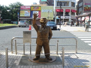亀有、両津像.jpg