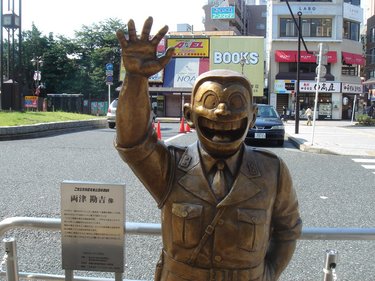 亀有、両津像2.jpg