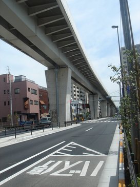 西日暮里とねりライナーb.jpg