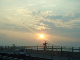 夕暮れの高速道路.jpg